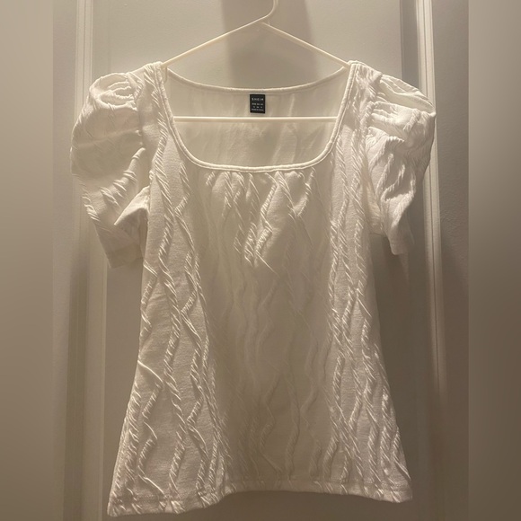 SHEIN Tops - White Shein Textured Women's Top Size S-4